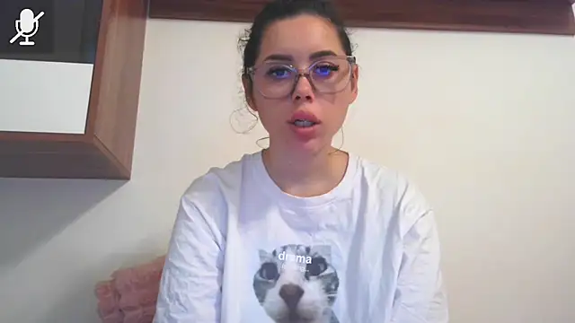 LovelyJulliette online show from 8, 11, 2025