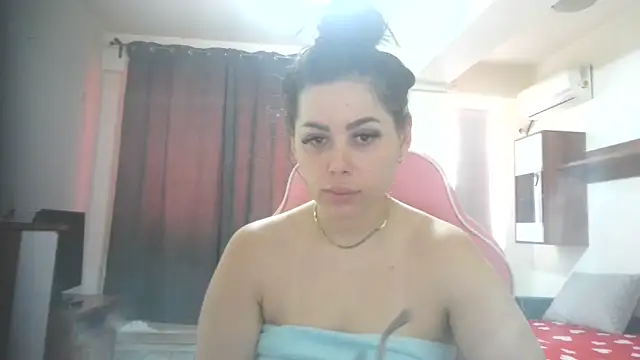 LovelyJulliette online show from 14, 6, 2026