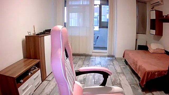 LovelyJulliette online show from 3, 10, 2025