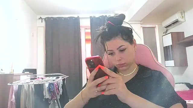 LovelyJulliette online show from 19, 6, 2026