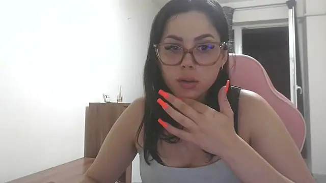 LovelyJulliette online show from 7, 6, 2026