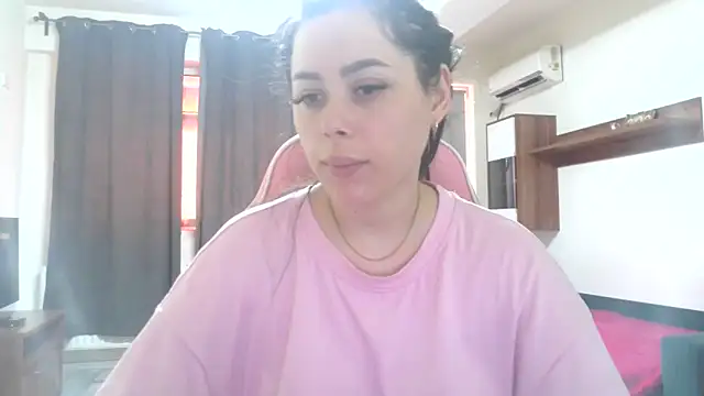 LovelyJulliette online show from 17, 6, 2026