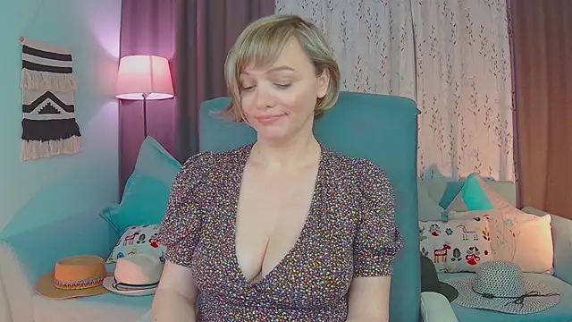 NandiSmile online show from 28, 2, 2025