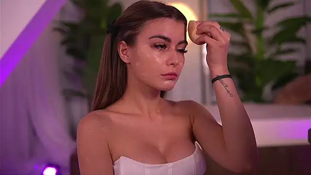 KaylaBray online show from 29, 10, 2025