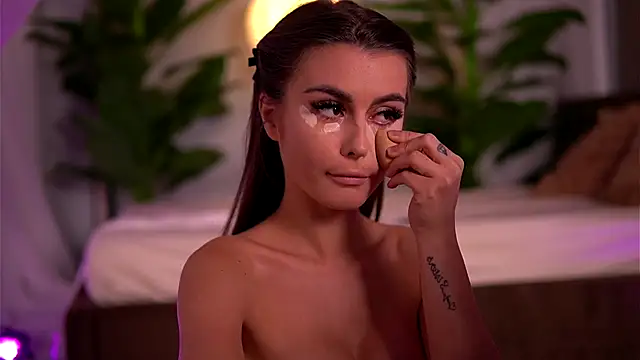 KaylaBray online show from 18, 10, 2025