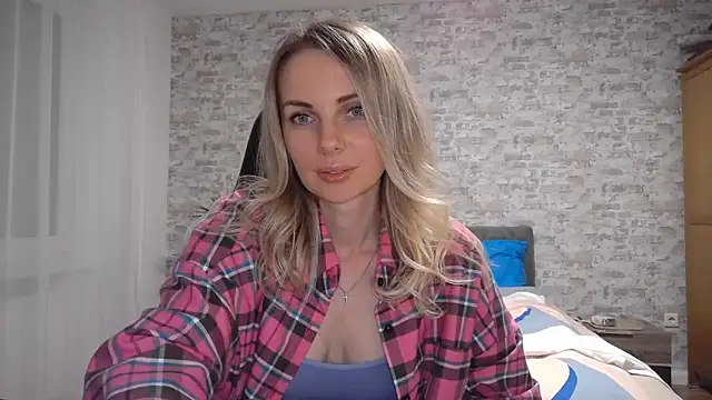 AlissonBia online show from 22, 9, 2025