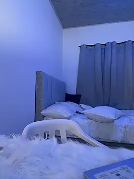 Arwens bell08 online show from 9, 2, 2025