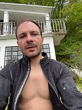 Adventurehotman online show from 10, 5, 2026