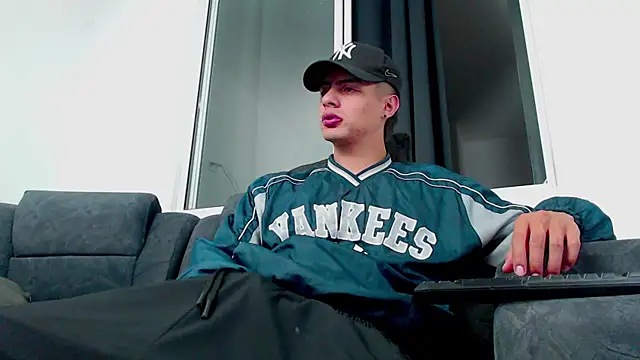 Stiven CL online show from 1, 10, 2025