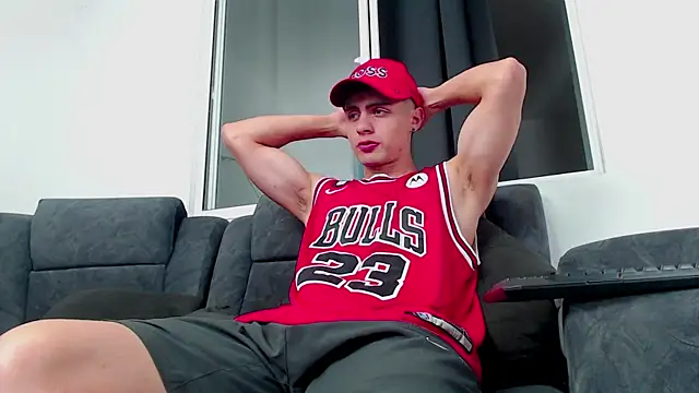 Stiven CL online show from 4, 10, 2025