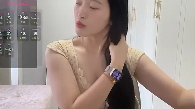 rose-u online show from 12, 11, 2025