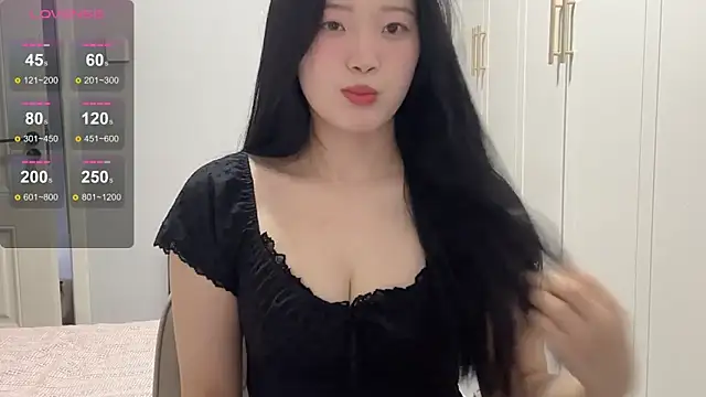 rose-u online show from 7, 11, 2025