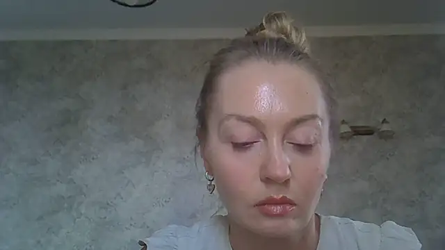 ZarinaSwift online show from 7, 6, 2026