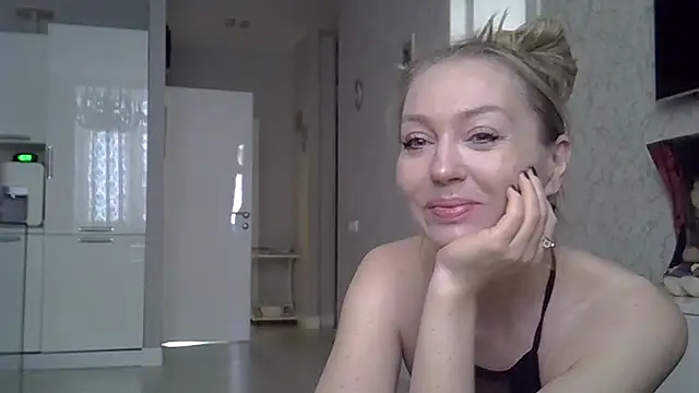 ZarinaSwift online show from 11, 3, 2025