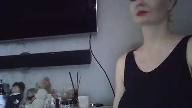 ZarinaSwift online show from 15, 9, 2025