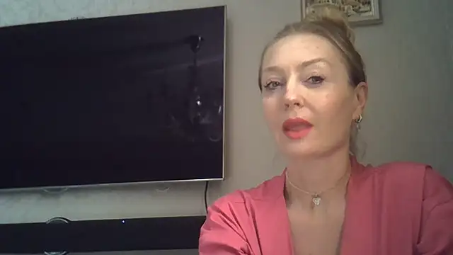 Snapshot of ZarinaSwift chatting on 27, 7, 2026 ZarinaSwift online show from 27, 7, 2026