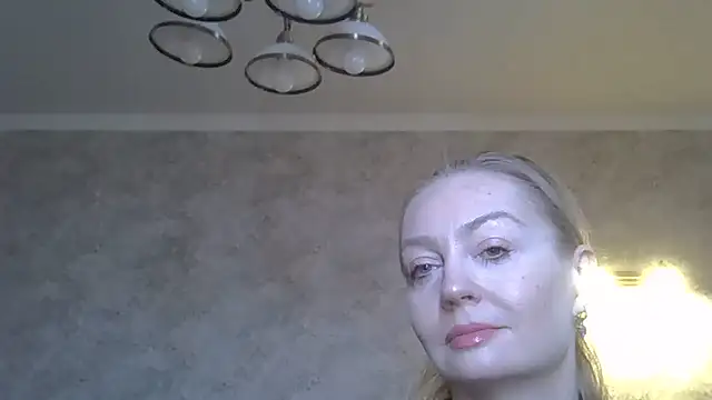Snapshot of ZarinaSwift chatting on 15, 7, 2026 ZarinaSwift online show from 15, 7, 2026