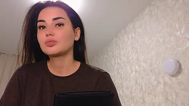 LaraSkinny online show from 3, 2, 2026