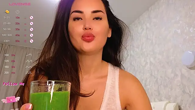 LaraSkinny online show from 27, 2, 2025