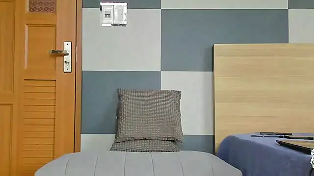 Kiera Thomas online show from 31, 10, 2025