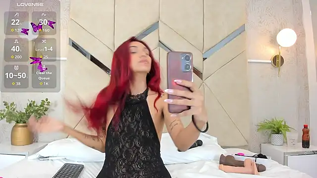 LiaVelez online show from 15, 12, 2025