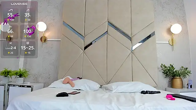 LiaVelez online show from 8, 10, 2025