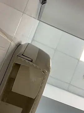 AmmyHot online show from 5, 3, 2025