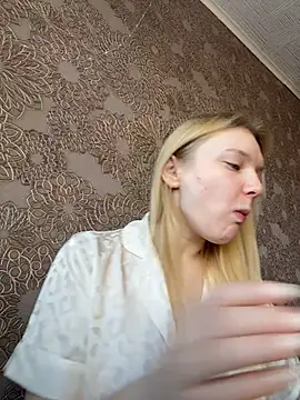 AmmyHot online show from 4, 2, 2026