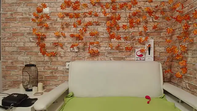 Amelia Kiss  online show from 8, 11, 2025