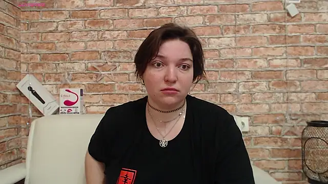 Amelia Kiss  online show from 5, 2, 2026