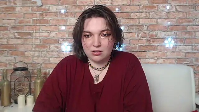 Amelia Kiss  online show from 7, 3, 2025