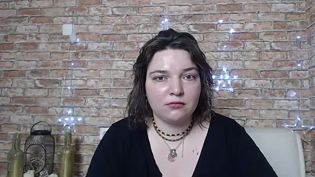 Amelia Kiss  online show from 10, 3, 2025