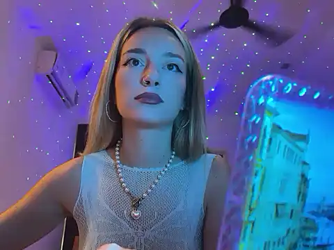 SirenaBelle online show from 4, 10, 2025