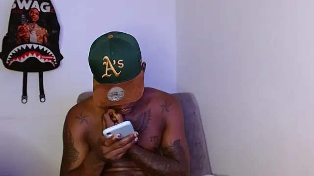 Snapshot of king__Black chatting on 11, 11, 2025 king Black online show from 11, 11, 2025