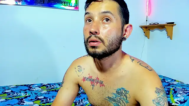 Snapshot of Bad_Couple_1 chatting on 10, 2, 2025 Bad Couple 1 online show from 10, 2, 2025