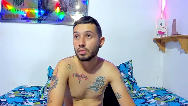 Snapshot of Bad_Couple_1 chatting on 31, 1, 2025 Bad Couple 1 online show from 31, 1, 2025