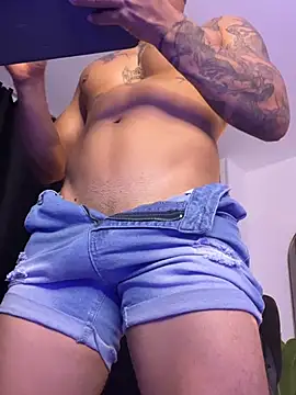 Snapshot of muscle_boyhorny chatting on 21, 2, 2026 muscle boyhorny online show from 21, 2, 2026