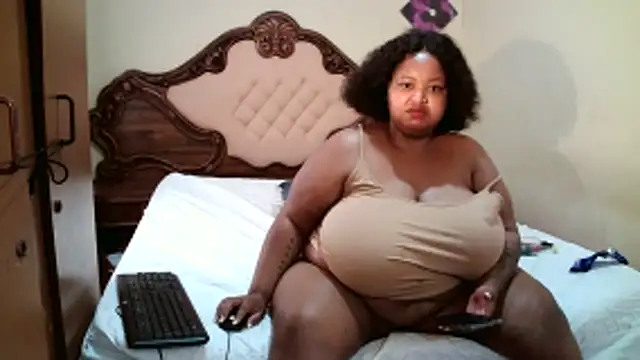 HOTBIGMELONSxx online show from 17, 10, 2025