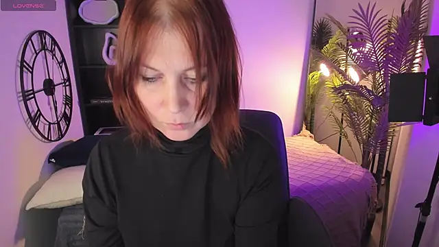 ZoeEast online show from 22, 10, 2025