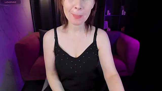 ZoeEast online show from 20, 12, 2024