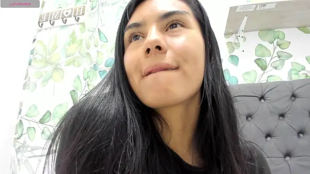 atilanadiaz7 online show from 28, 10, 2025