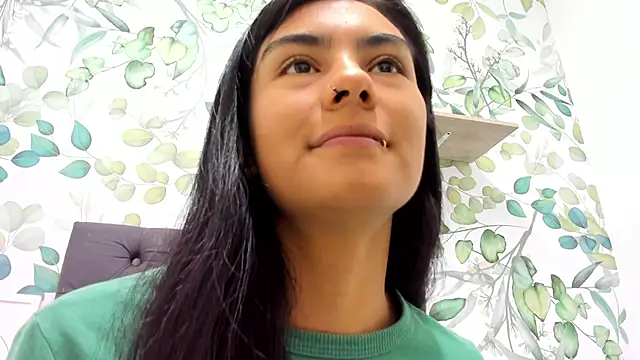 atilanadiaz7 online show from 5, 3, 2025