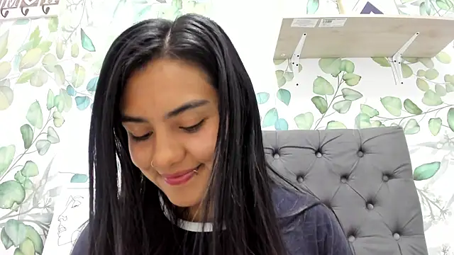 atilanadiaz7 online show from 29, 10, 2025