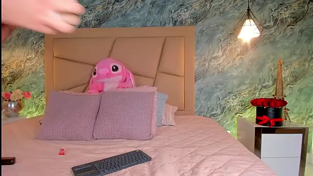 Snapshot of _Hollywood_1 chatting on 20, 11, 2025 Hollywood 1 online show from 20, 11, 2025