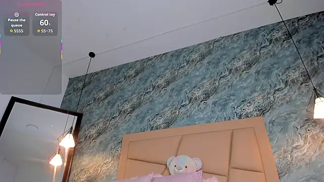 Snapshot of _Hollywood_1 chatting on 17, 9, 2025 Hollywood 1 online show from 17, 9, 2025