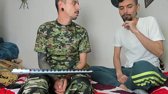 Aaron BigDickxxx online show from 25, 3, 2026