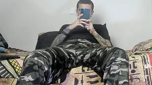 Aaron BigDickxxx online show from 5, 11, 2025