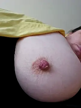 Snapshot of ashezjxm8698 chatting on 3, 11, 2025 ashezjxm8698 online show from 3, 11, 2025