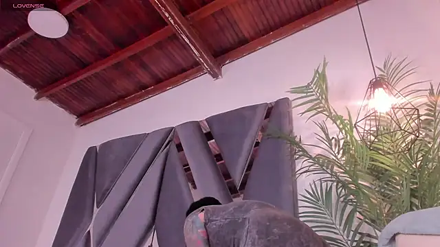 pamela-wells online show from 4, 3, 2025