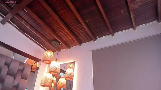 emily-fox online show from 16, 4, 2026